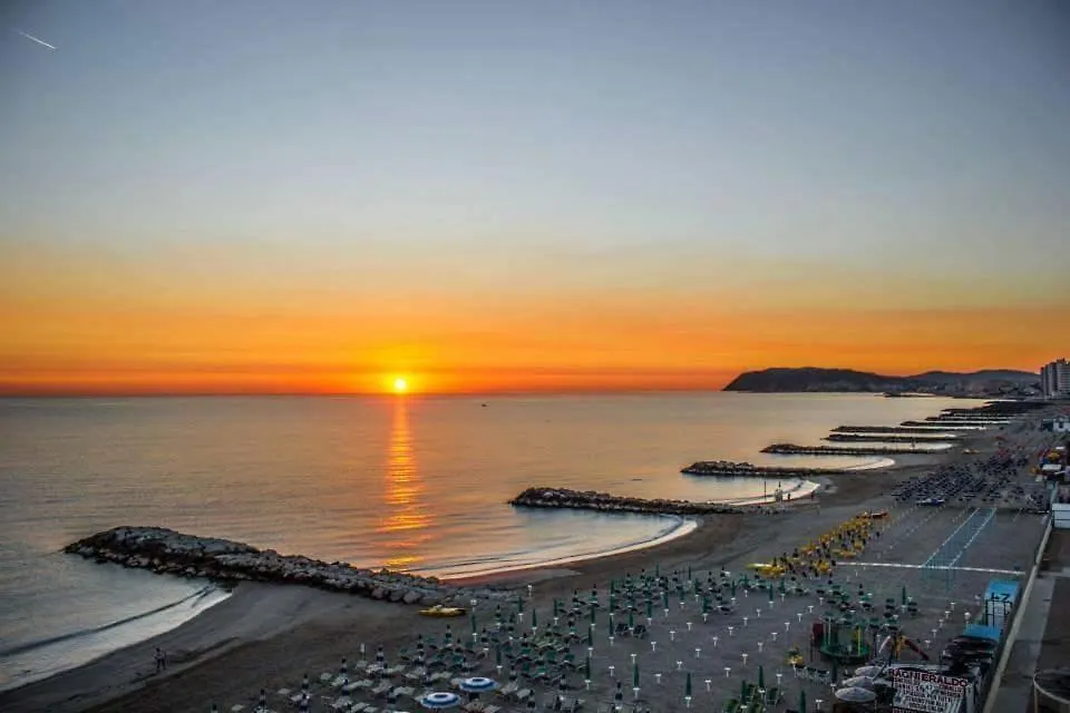 ***  Hotel Villa Rosa Misano Adriatico Italia
