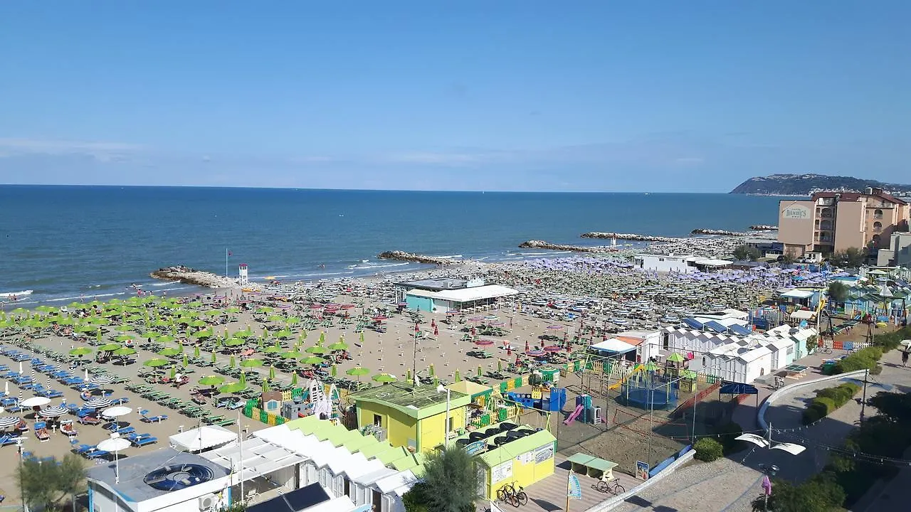 Hotel Villa Rosa Misano Adriatico 3*,